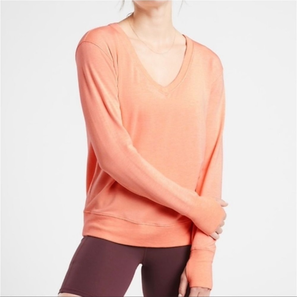 Athleta sunrise v neck sweatshirt size medium